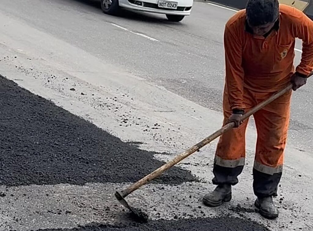 Prefeitura-de-Manaus-intensifica-recuperacao-asfaltica-na-avenida-Efigenio-Salles-para-fortalecer-mobilidade-urbana-2