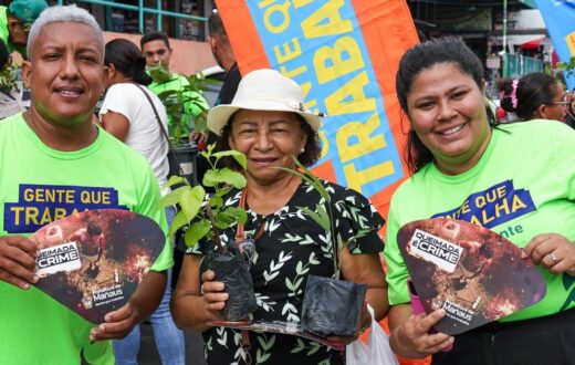 Programa Manaus Verde distribui mudas na Compensa e anuncia próxima ação no Jorge Teixeira