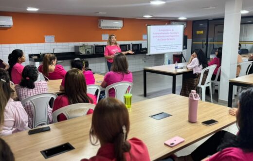Palestra no Implurb destaca apoio emocional a pacientes com câncer e familiares