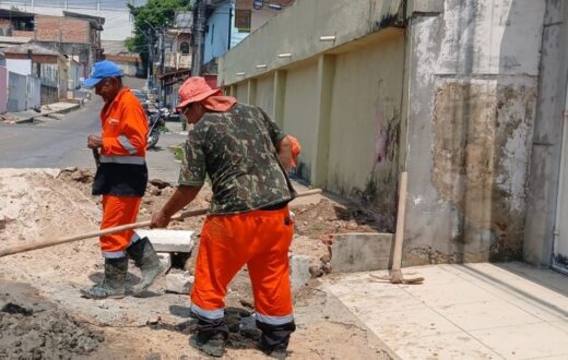 Rua Pitimbu recebe meio-fio, sarjeta e reconstrução de calçada no Alvorada