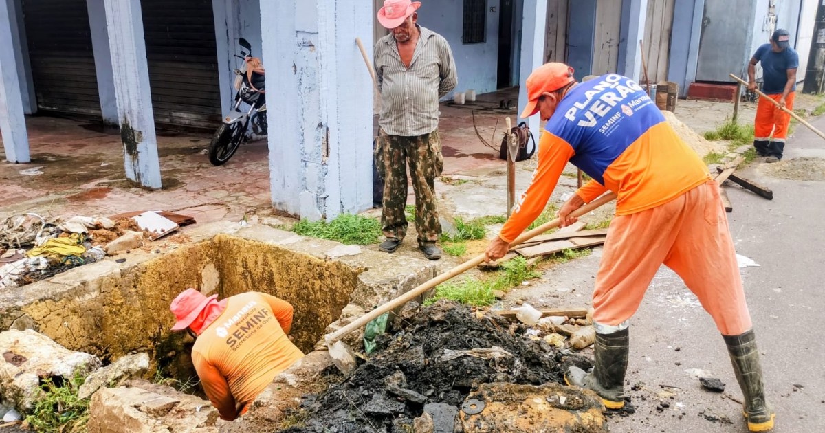 Limpeza de estrutura de drenagem é realizada no Alvorada 2, em Manaus