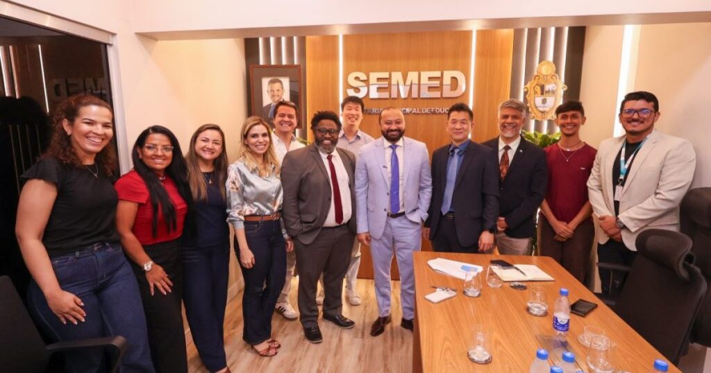 Seis escolas municipais de Manaus oferecem aulas on-line de coreano a estudantes