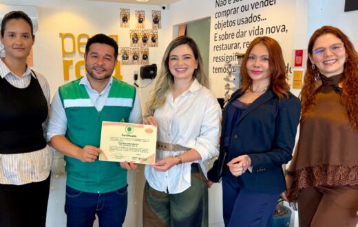 Selo municipal reconhece loja de Manaus que mantém gatos e promove resgates
