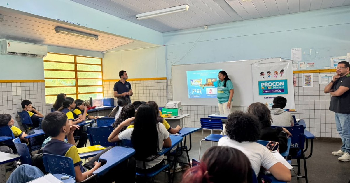 Alunos de escola municipal em Manaus recebem orientações sobre direitos do consumidor