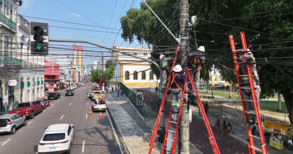 Centro de Manaus terá reorganização de 70 quilômetros de cabos em 12 meses
