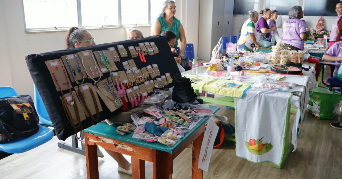 Feira no Caimi Dr. André Araújo reúne empreendedores com 60 anos ou mais em Manaus