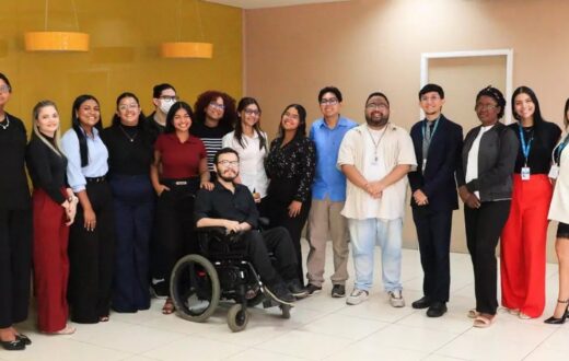 Visita técnica leva alunos de Jornalismo aos bastidores da comunicação da Câmara de Manaus