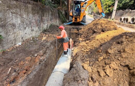 Rua Abirité recebe início de obra com 100 metros de rede de drenagem em Manaus